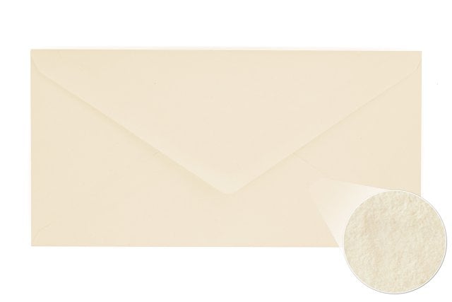 Koperta DIN długa, kremowa, młotkowana tekstura